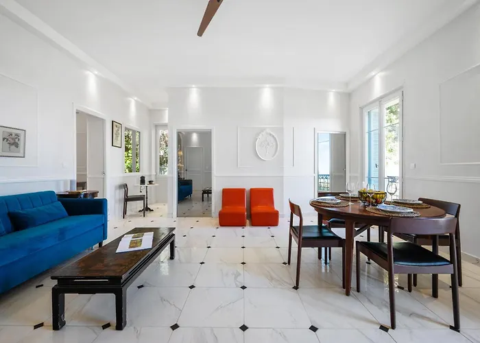 Apartment Alexandra Palace, Belle Epoque Menton, Vue Mer, Parking *