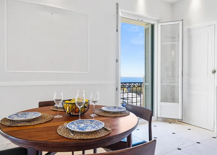 Alexandra Palace, Belle Epoque Menton, Vue Mer, Parking *