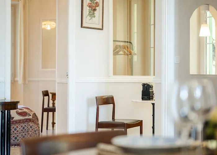 Apartment Alexandra Palace, Belle Epoque Menton, Vue Mer, Parking